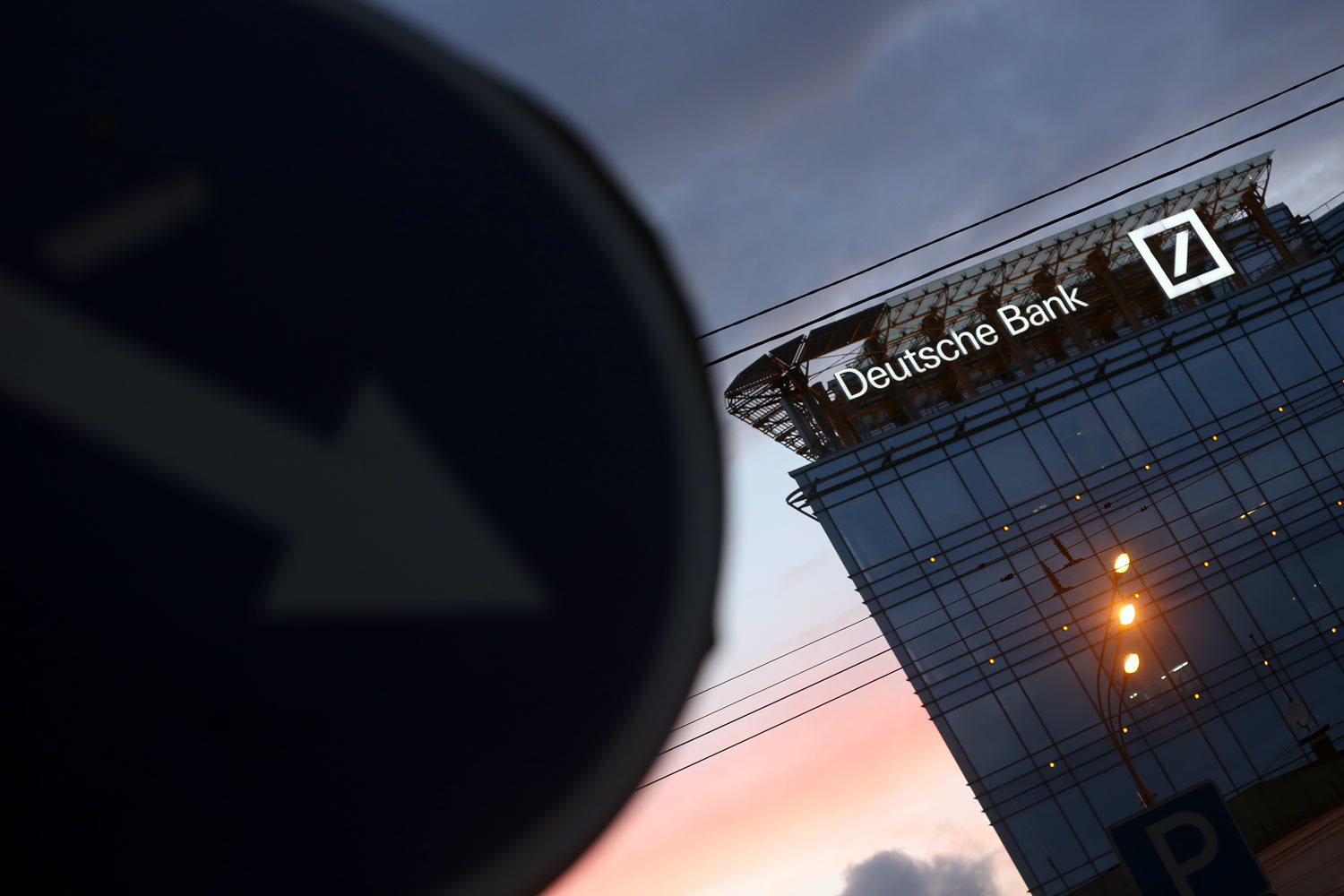 Эрик Бен-Артци, сообщивший Комиссии по ценным бумагам и биржам США (SEC) о нарушениях в Deutsche Bank, отказался от вознаграждения