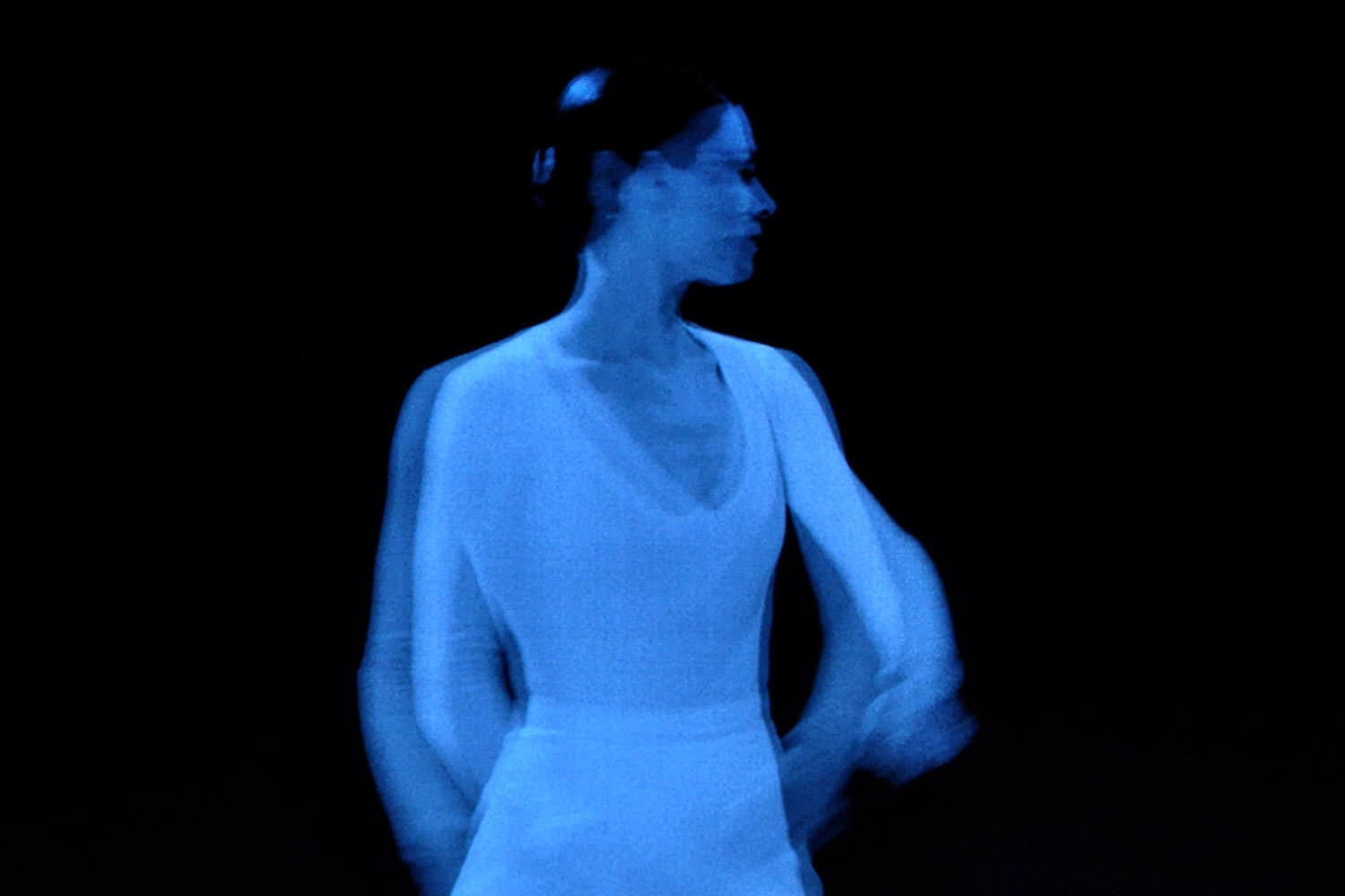 В старом балете Люсинды Чайлд оживают кадры с нею