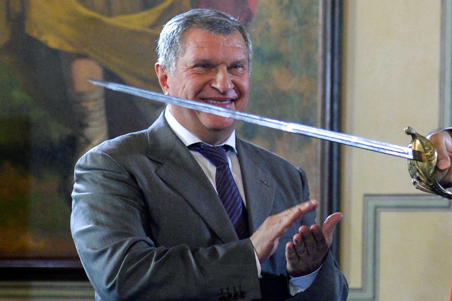 «Роснефть» требует с РБК беспрецедентную компенсацию за репутационный ущерб – 3 млрд руб