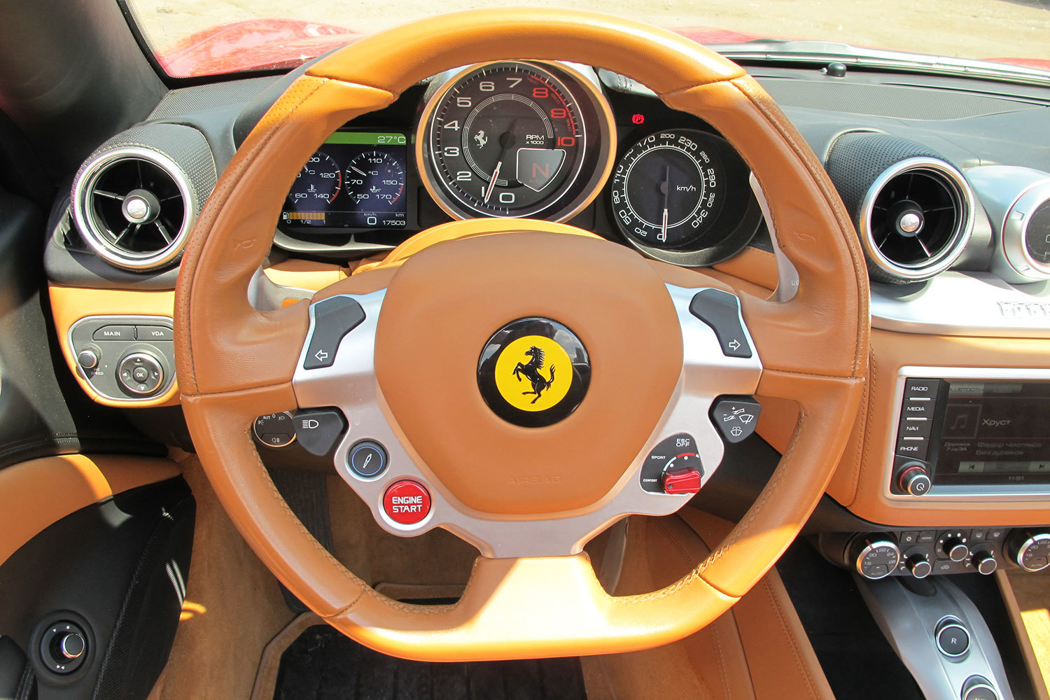 Ferrari California T: Держаться с достоинством - Ведомости