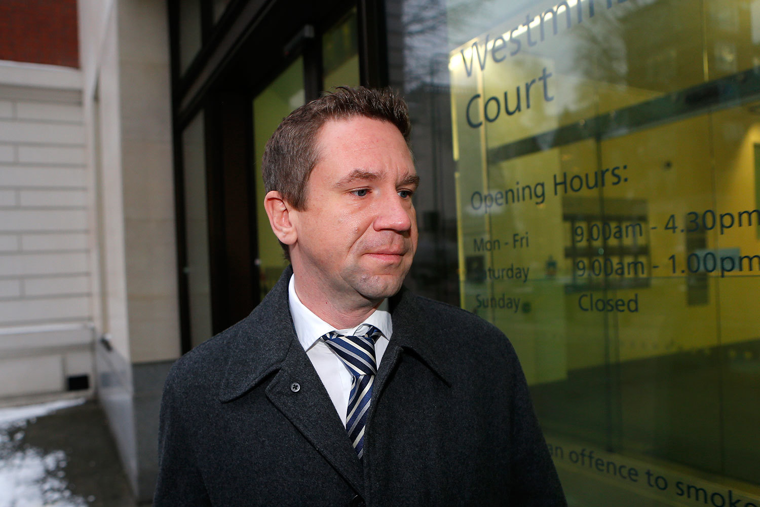 Суд прекратил производство по иску экс-владельца Snoras к Литве