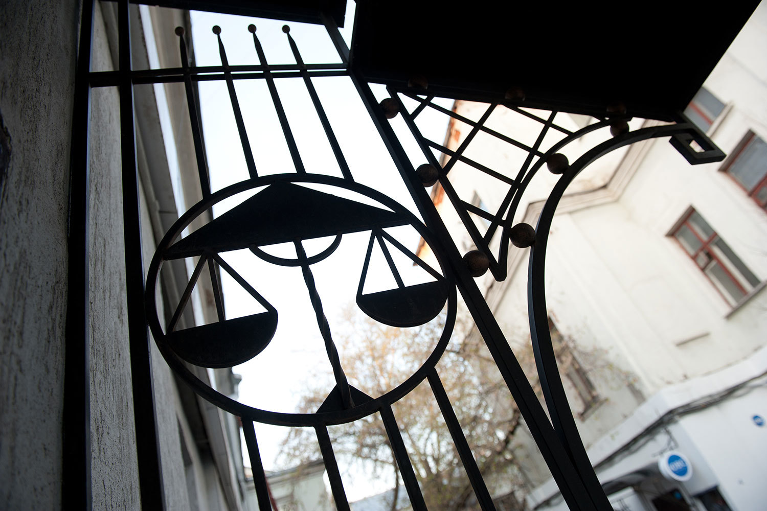 Адвокаты выступили против законопроекта, отменяющего требование о высшем образовании для представителей в административных судах