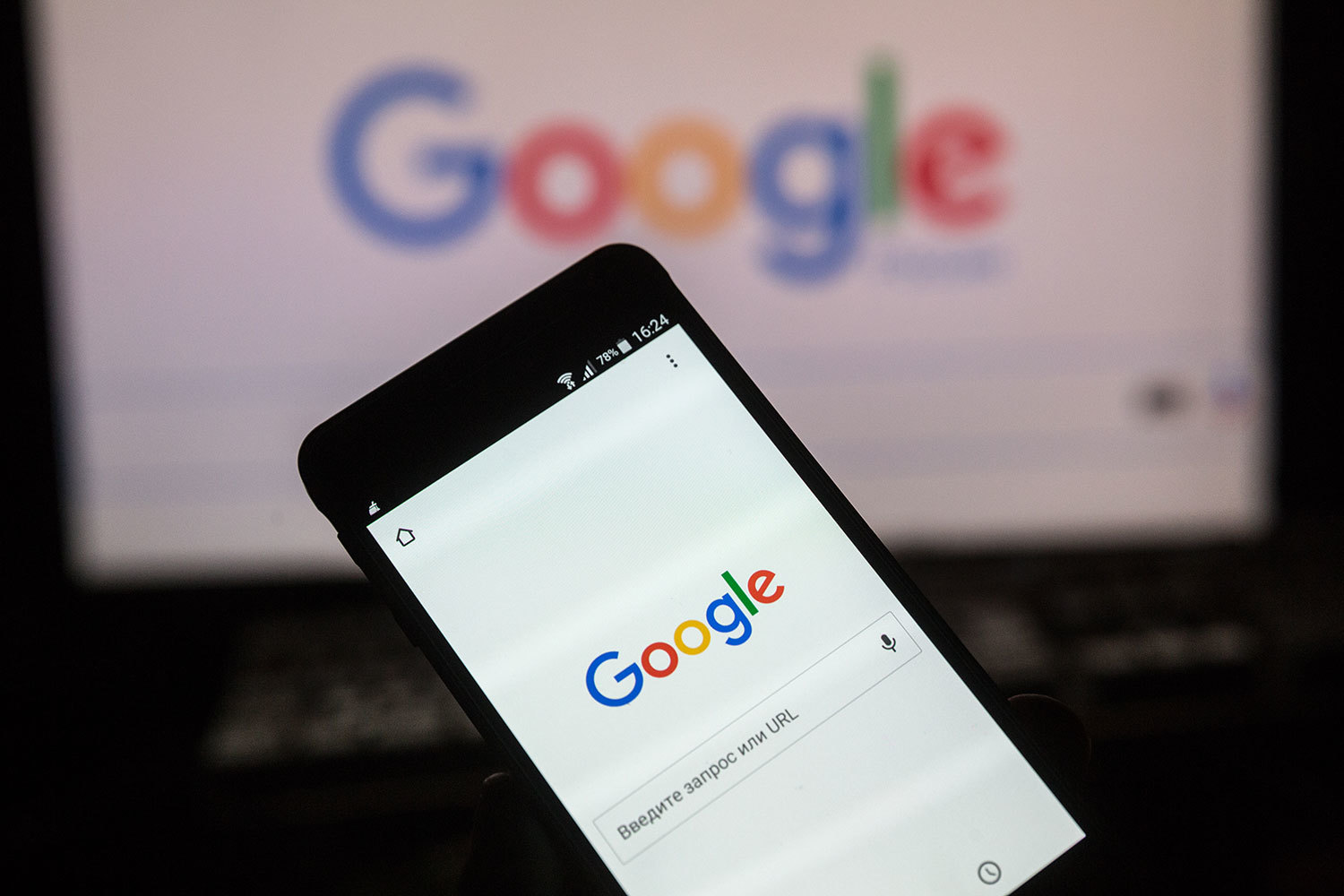 Основной доход Google приносит реклама в результатах поиска