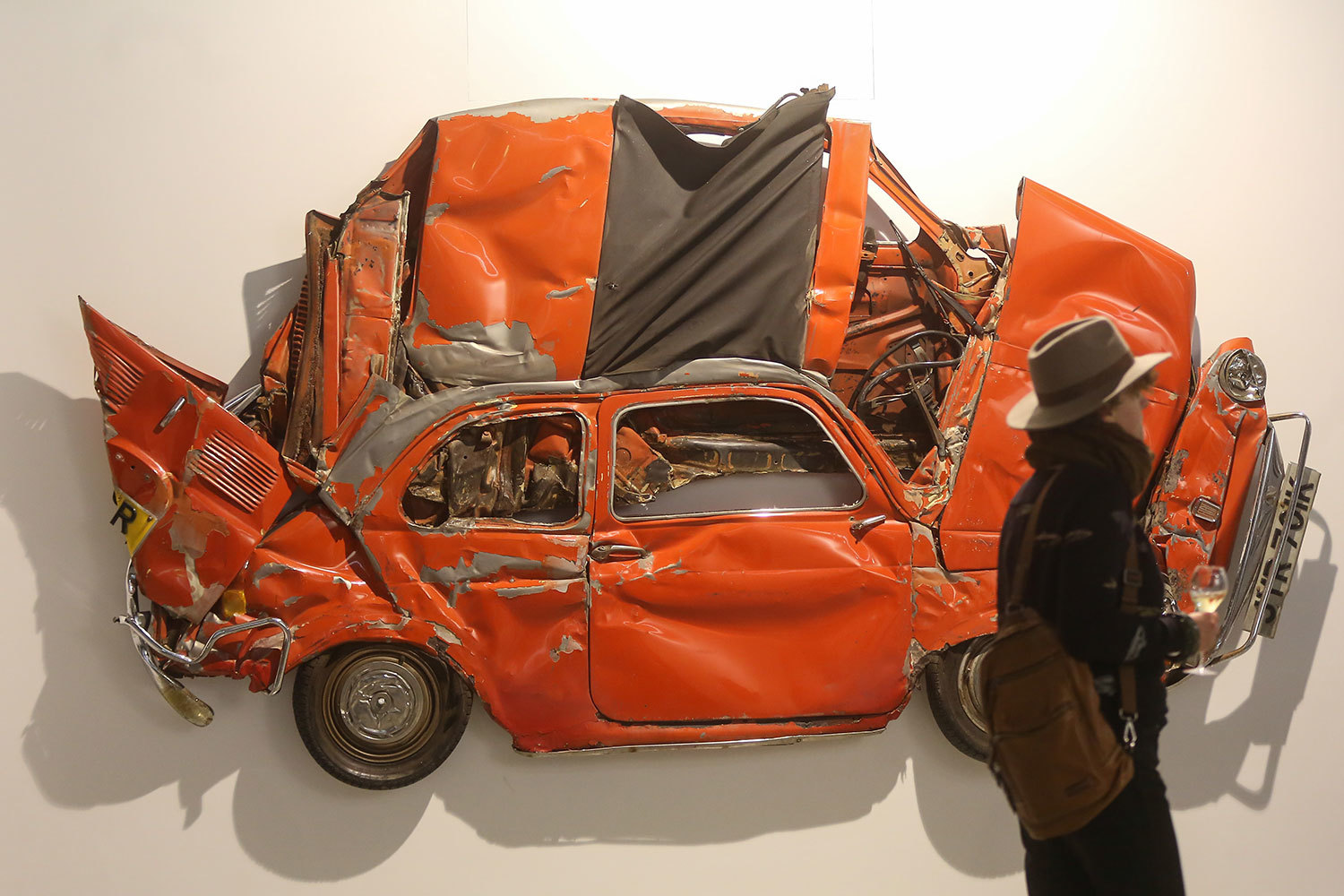 «Красный цветок» из гербария Рона Арада