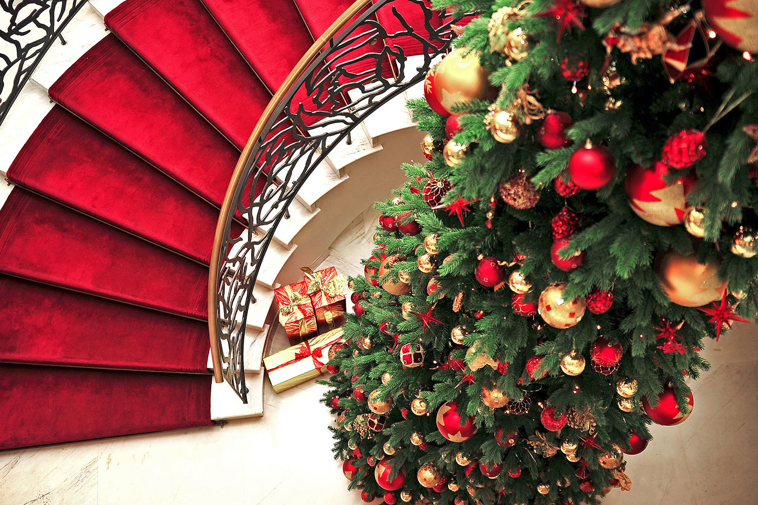 Новогоднее оформление в отеле «Балчуг Кемпински Москва»