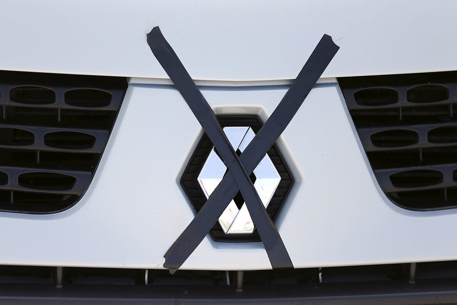 Компания за три часа торгов потеряла 5,8 млрд капитализации. Котировки акций Peugeot упали на 7,2%