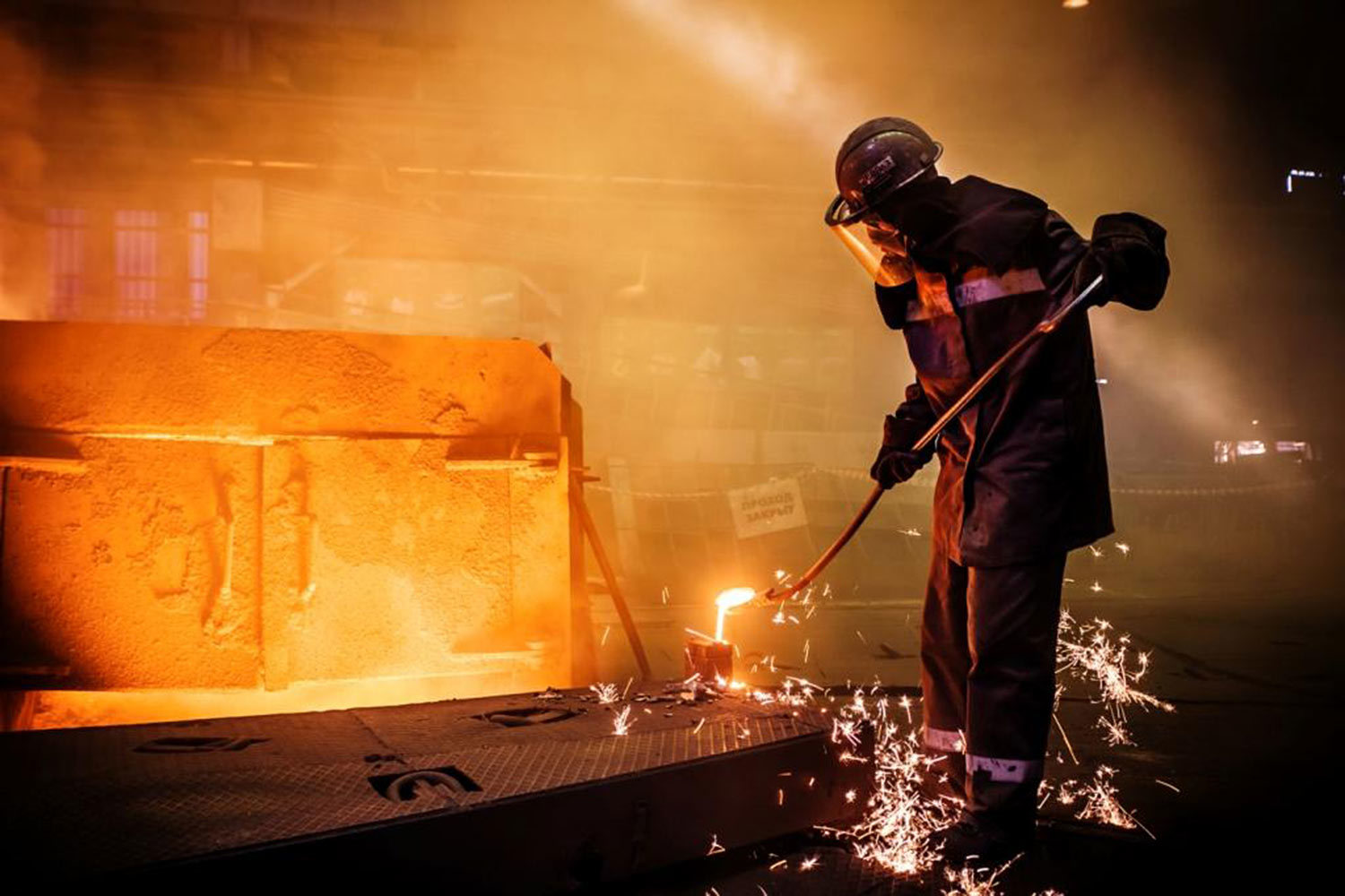 Evraz приостановил производство на заводе в Казахстане