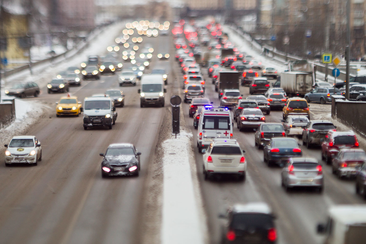 Минпромторг может увеличить цену автомобилей, подпадающих под программу льготного кредитования, и вернуть легковые машины в госпрограмму льготного лизинга