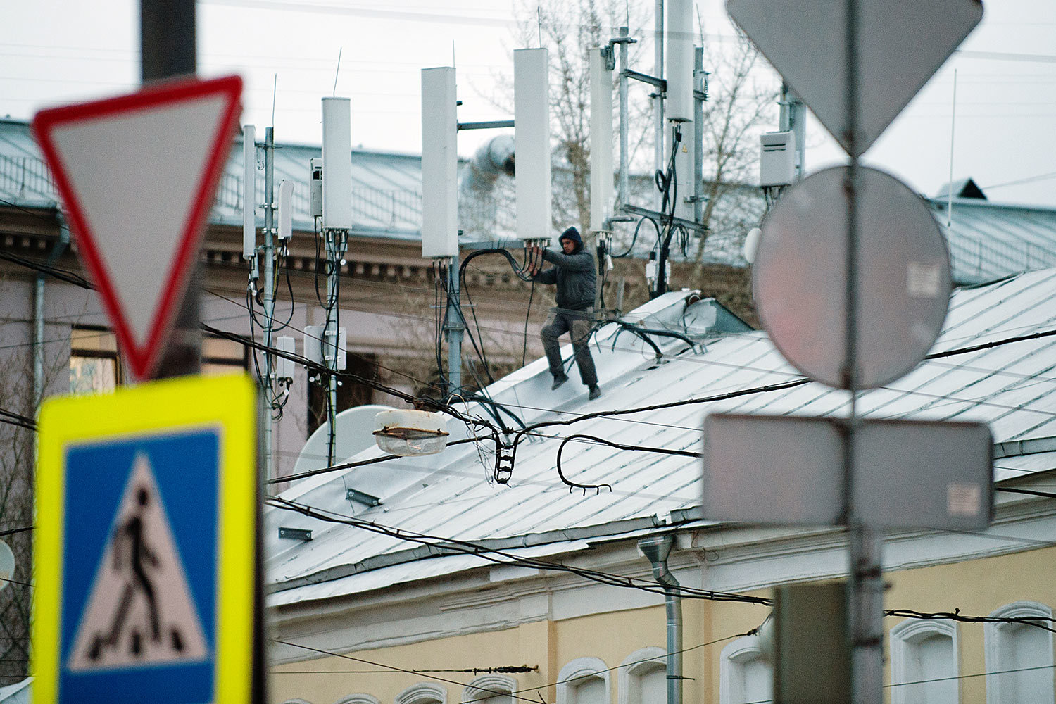 Антенны мобильной связи стали неотъемлемой частью городского пейзажа