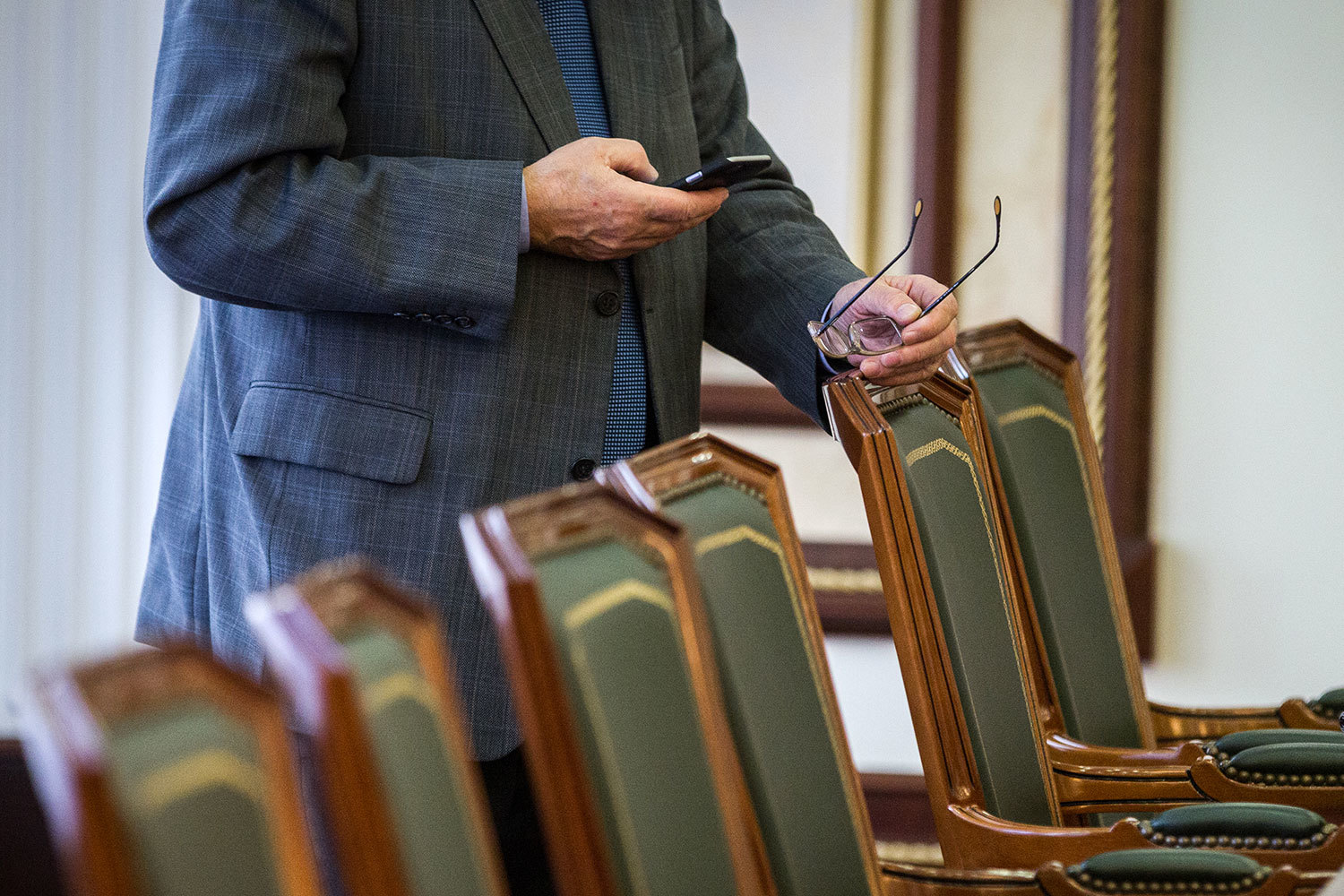 Правительство на заседании в четверг одобрило законопроект, обязывающий чиновников отвечать на адвокатские запросы