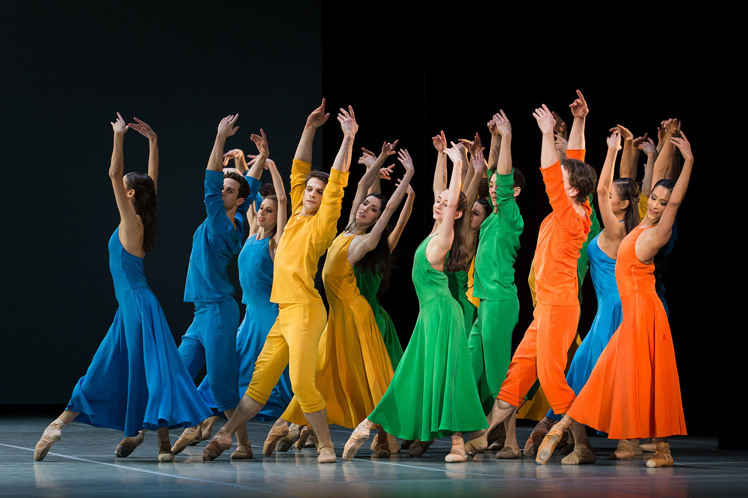 Внешне хореография Мильпье напоминает неоклассику