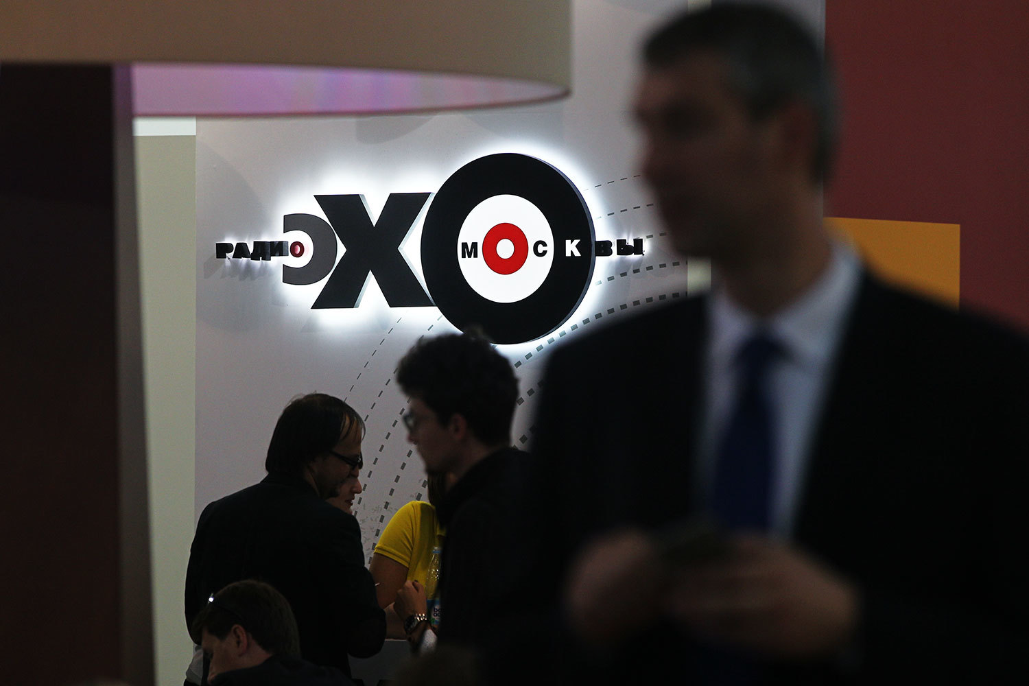 Фактически требование по иностранному контролю выполнено. Теперь нужно привести документы компании в полное соответствие с законом