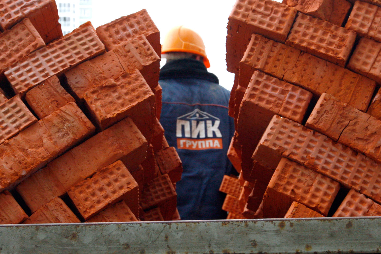 В результате серии приобретений и органического роста группа компаний ПИК стала ведущим игроком на рынке жилой недвижимости в России