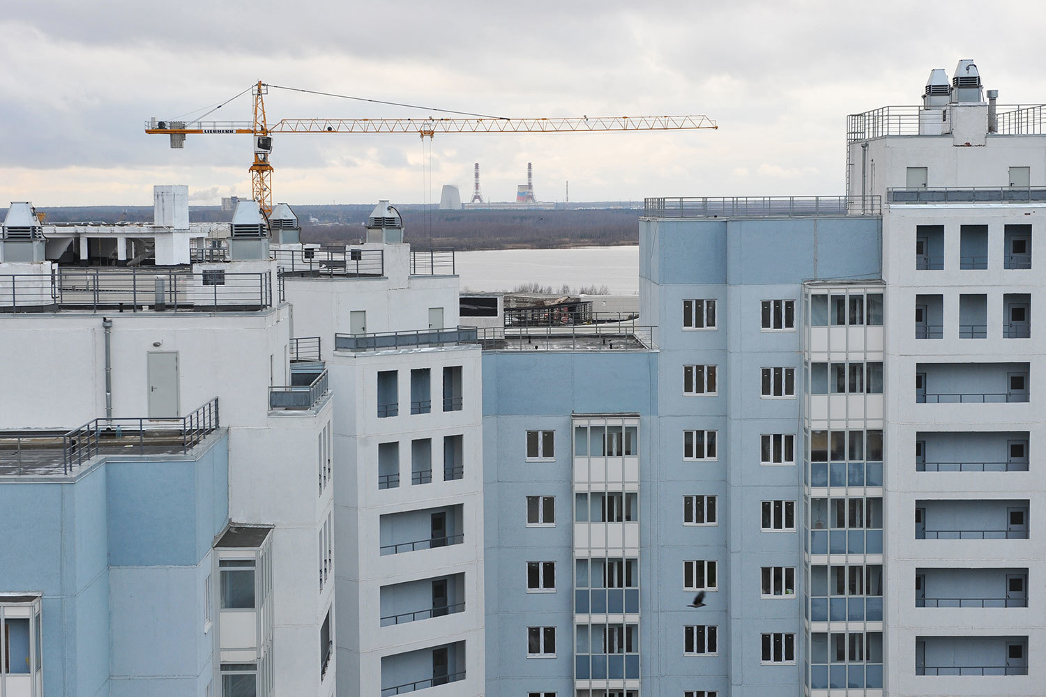 Последние два-три года отделить «инвестиционные» покупки строящейся недвижимости от «сберегательных» все сложнее, можно считать их синонимами