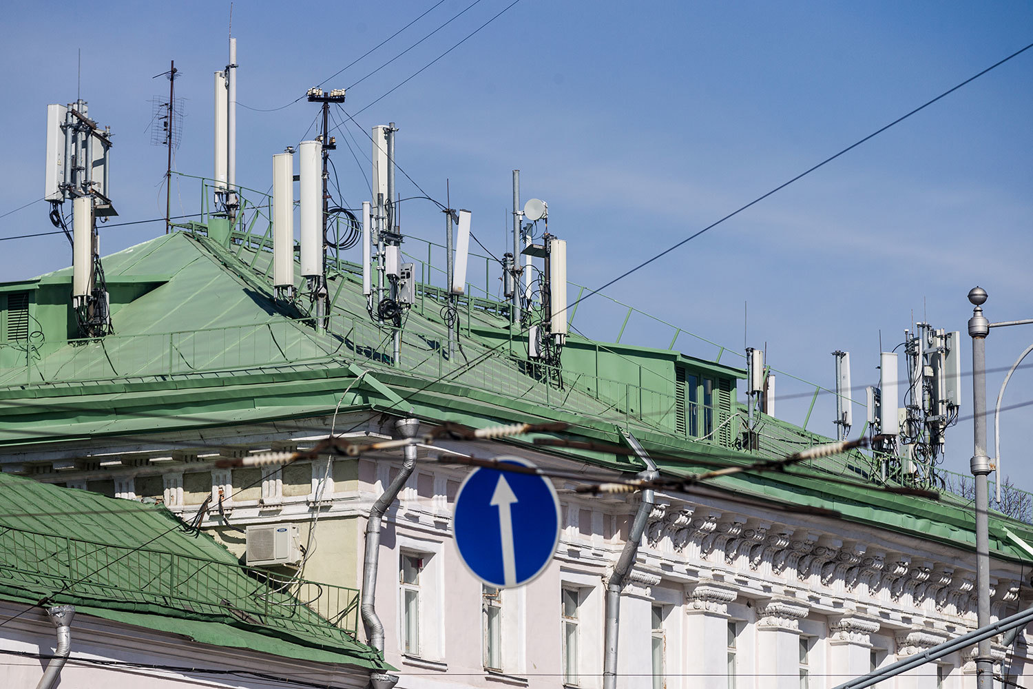 Благоустройство улиц предусматривает перенос воздушных кабелей в канализацию