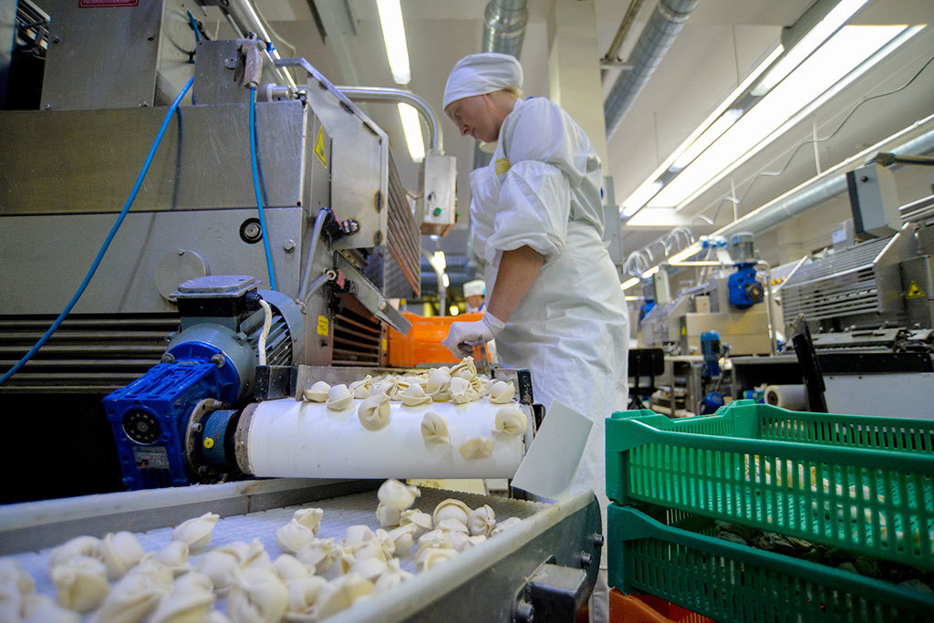 ООО «Равиоли» выпускает замороженные изделия (пельмени, вареники, блинчики, котлеты)