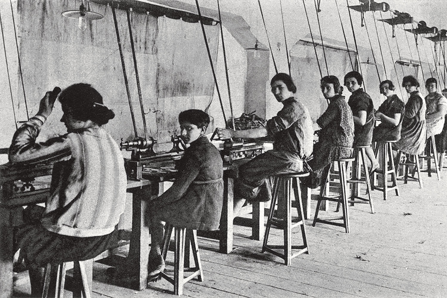 Работники фабрики Elmo в начале ХХ в.