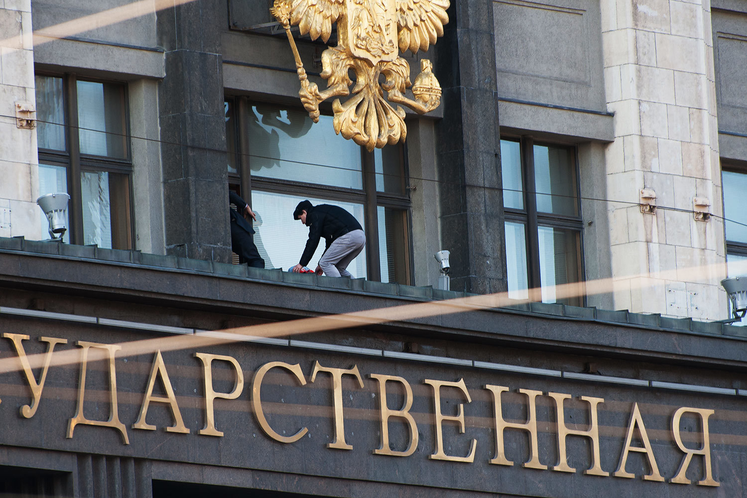 Депутаты заставят себя уважать