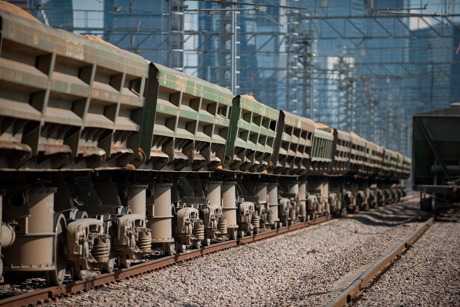 Арендные ставки вагонов растут, спрос на полувагоны тоже, могут появиться другие потенциальные покупатели, антимонопольная служба перестраховывается