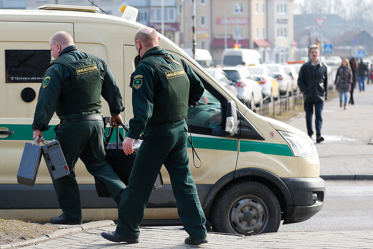 Ранее, 9 мая, Путин издал указ, который почти полностью запретил оборот гражданского и служебного оружия в Москве и ряде регионов