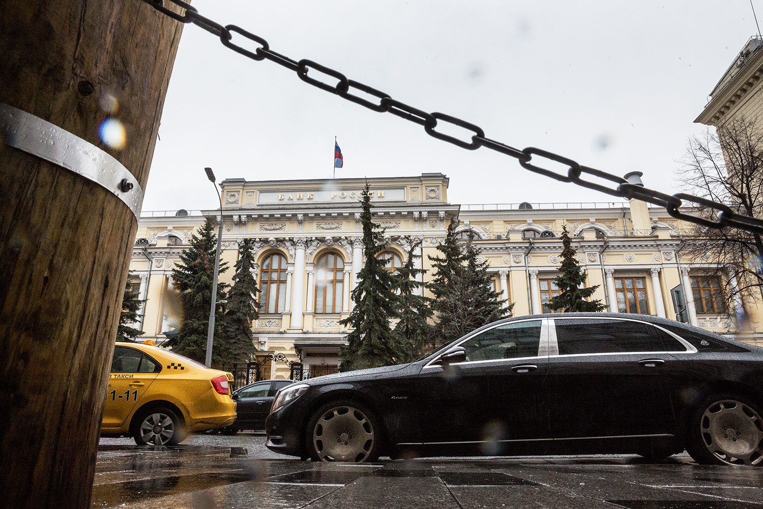 Позиция ЦБ, что круг продавцов «народных» ОФЗ нельзя ограничивать Сбербанком и ВТБ24