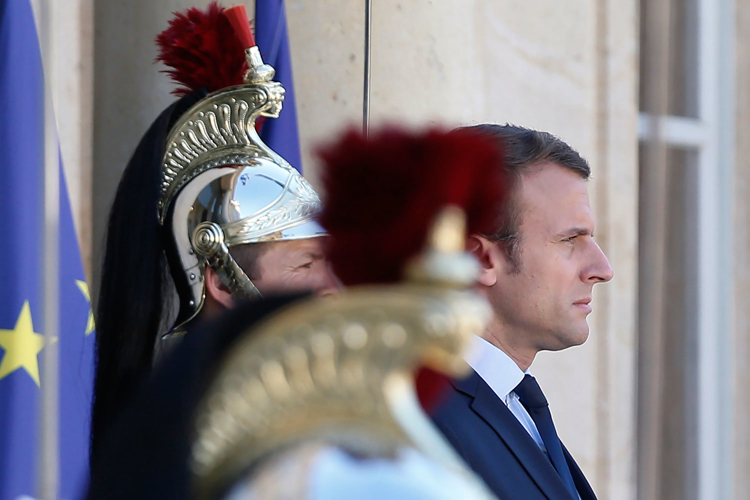 Партии Эммануэля Макрона прочат уверенную победу на парламентских выборах