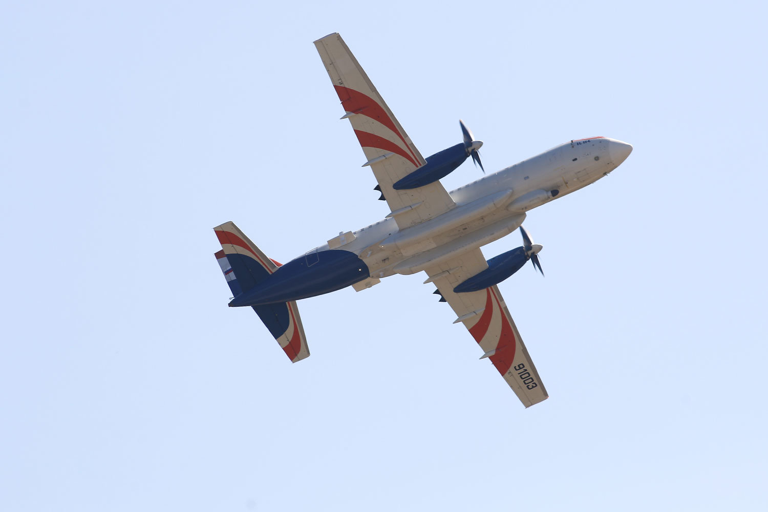 Государственный холдинг «Роснефтегаз» выделил десятки миллиардов рублей на модернизацию регионального самолета Ил-114