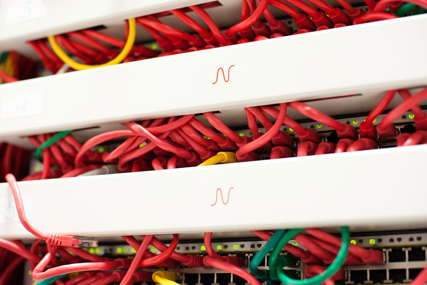 Трафик в проводных сетях растет быстрее, чем количество абонентов, связано с ростом спроса на тяжелый контент