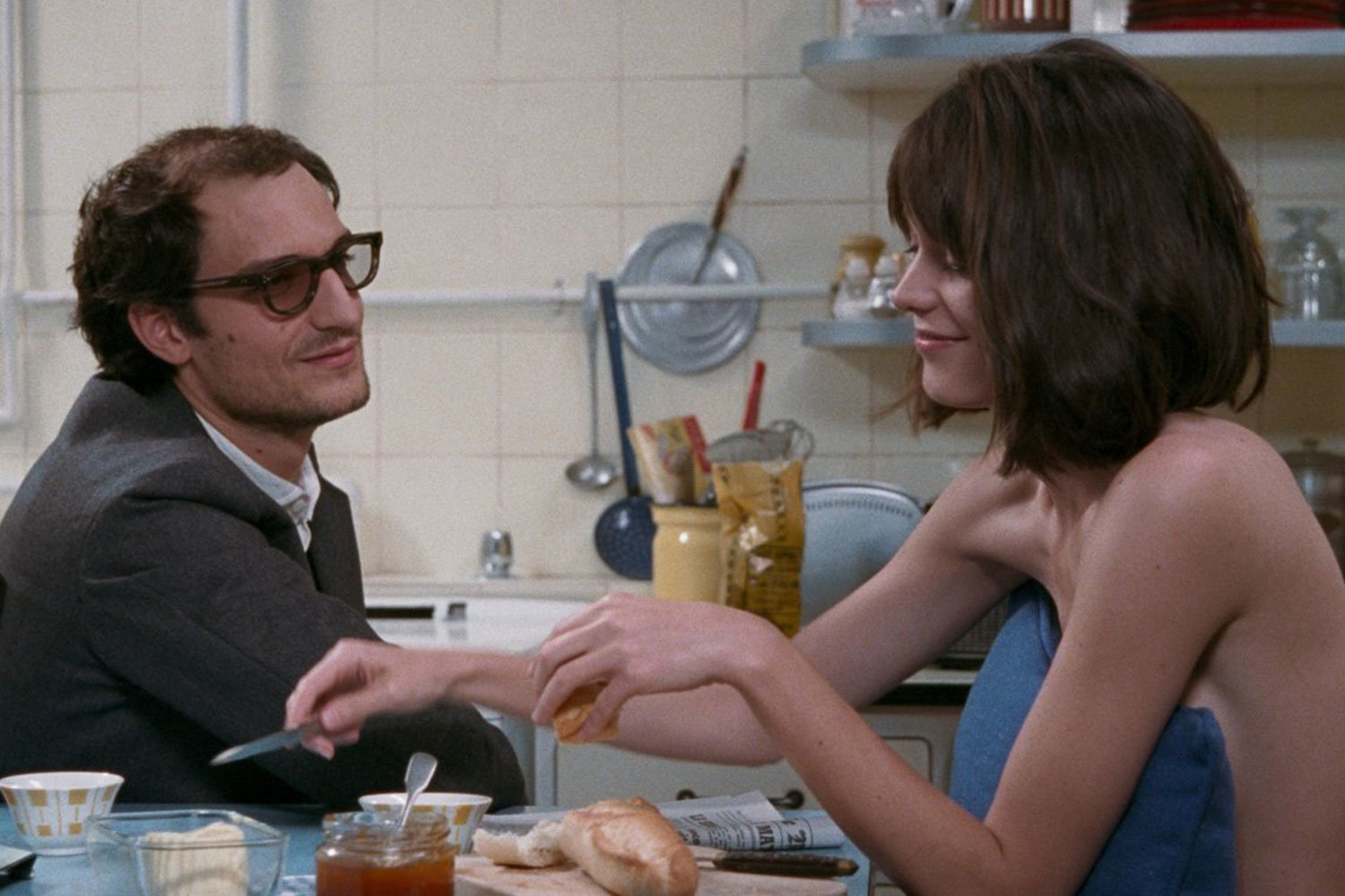 В «Молодом Годаре» Годара играет Луи Гаррель, а его юную жену – Стейси Мартин 