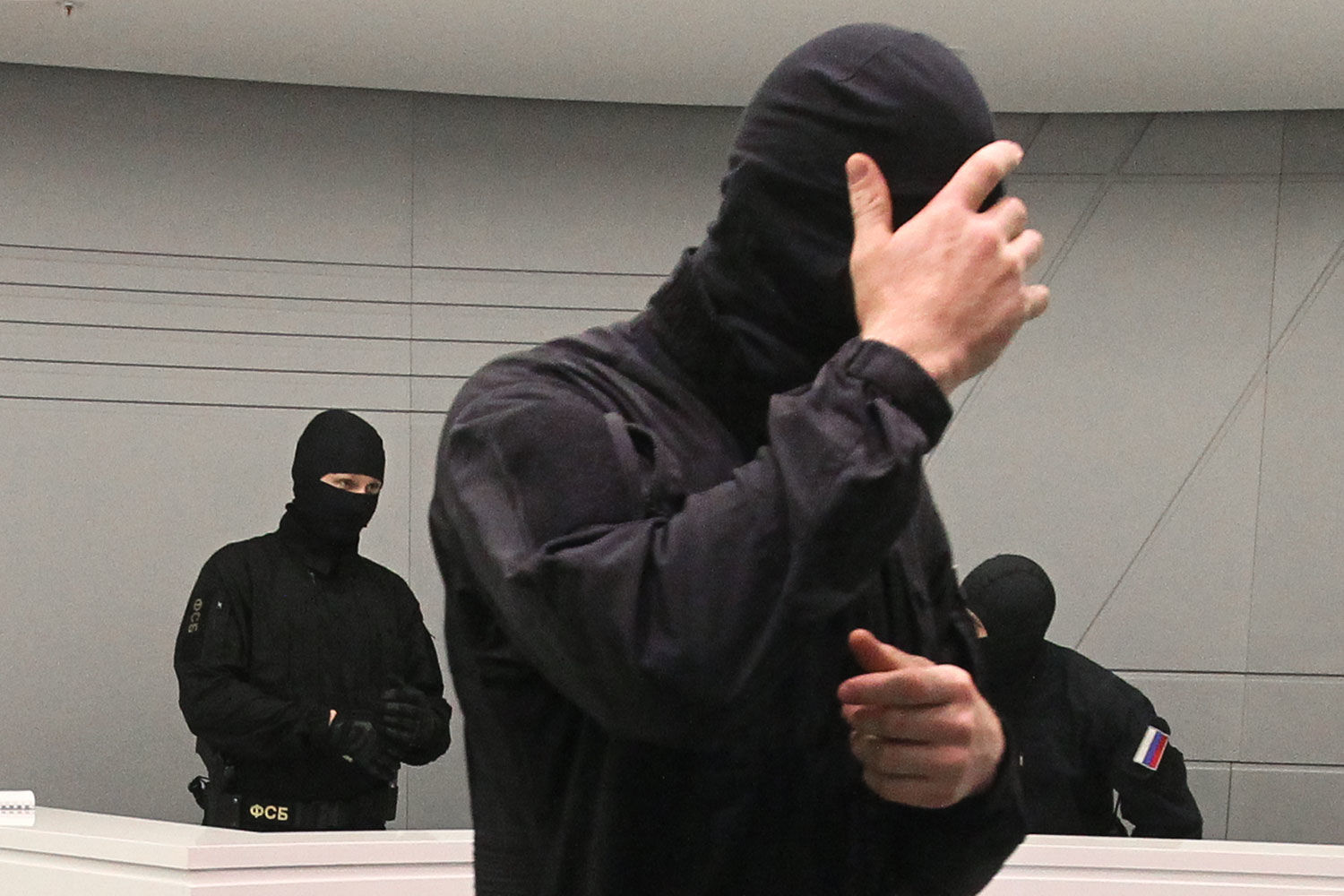 Первый раз следственные действия в офисах «Т плюса» в Москве и Коми и в офисах других компаний «Реновы», прошли 5 сентября 2016 г.