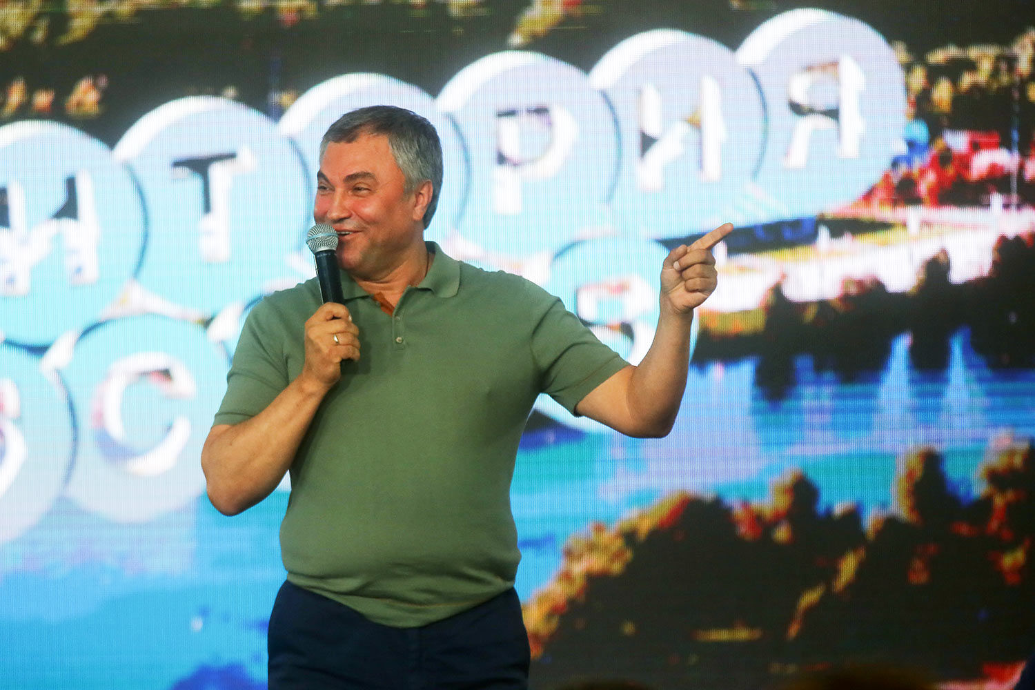 Володин делился с молодежью секретами политической выживаемости почти три часа, но начал выступление с рассказа о том, что такое счастье