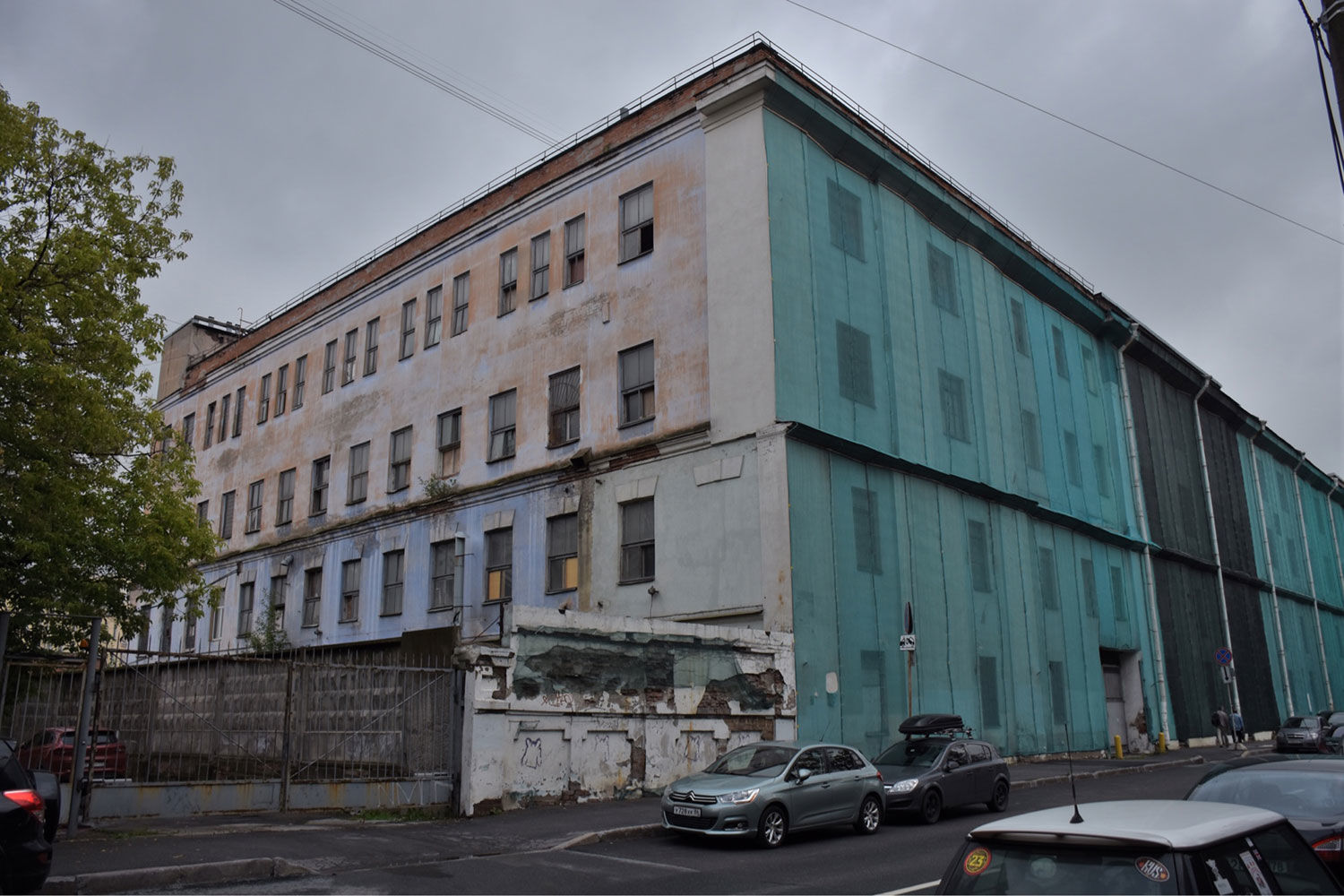 Фармацевтическая фабрика на Аптекарском проспекте закрылась больше семи лет назад 