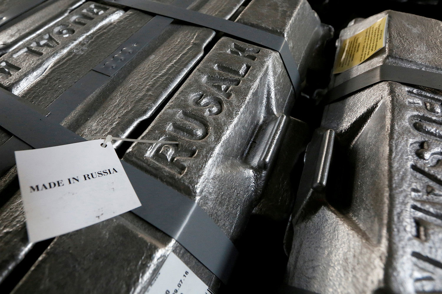 По дивидендной политике UC Rusal распределяет акционерам не более 15% ковенантной EBITDA