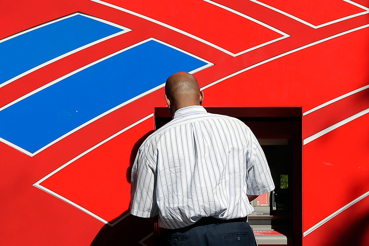 С 2009 г. BofA закрыл 1597 отделений, в основном в небольших городах и сельской местности