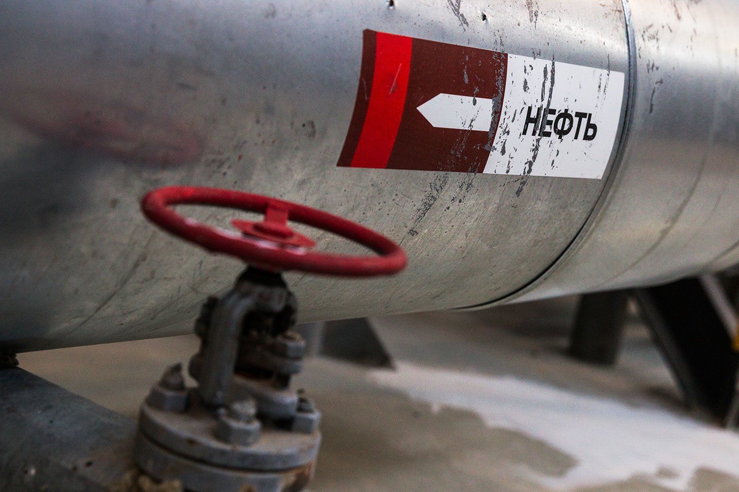 ри снижении цен на нефть до $45/барр. рубль ослабнет до 61–62 руб./$, оценивает Полевой, при $55/барр. в конце 2017 – начале 2018 г. он, наоборот, может укрепиться