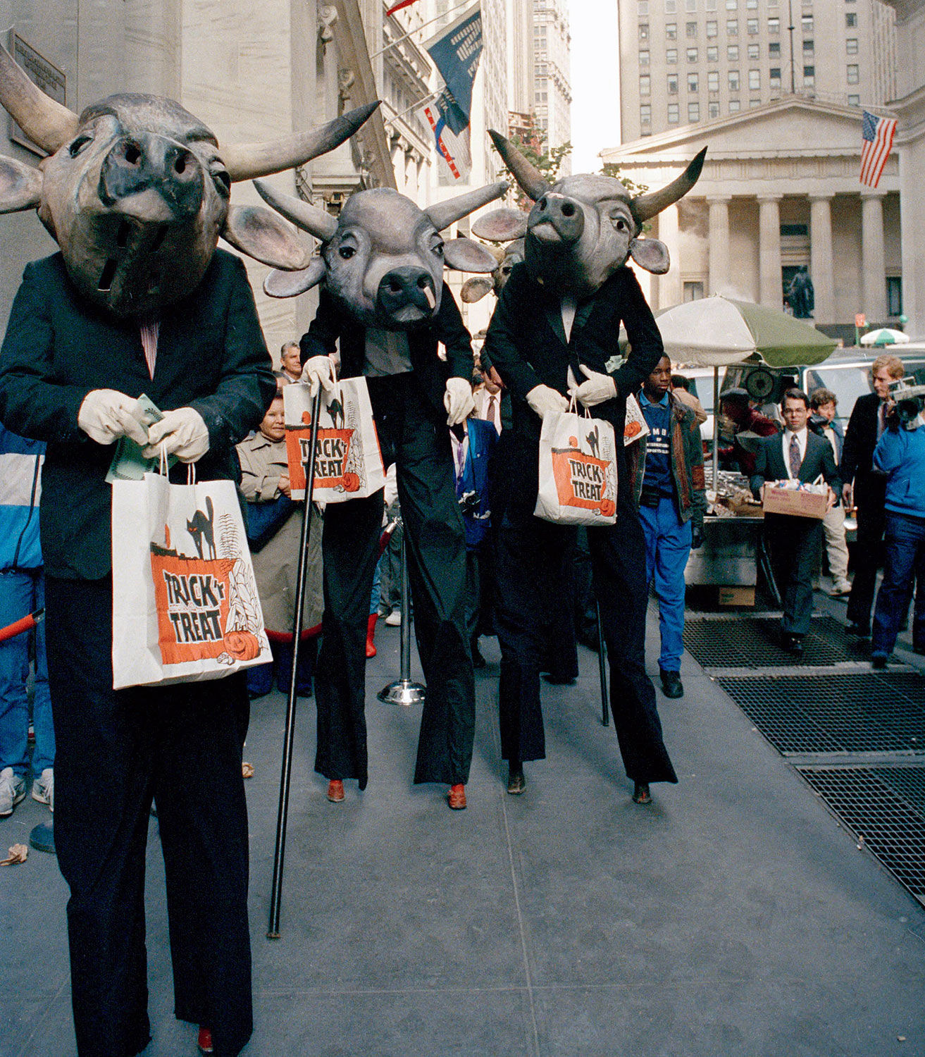 Экономика США от событий октября 1987 г. не пострадала, а Dow Jones превысил докризисный пик уже в начале 1989 г.