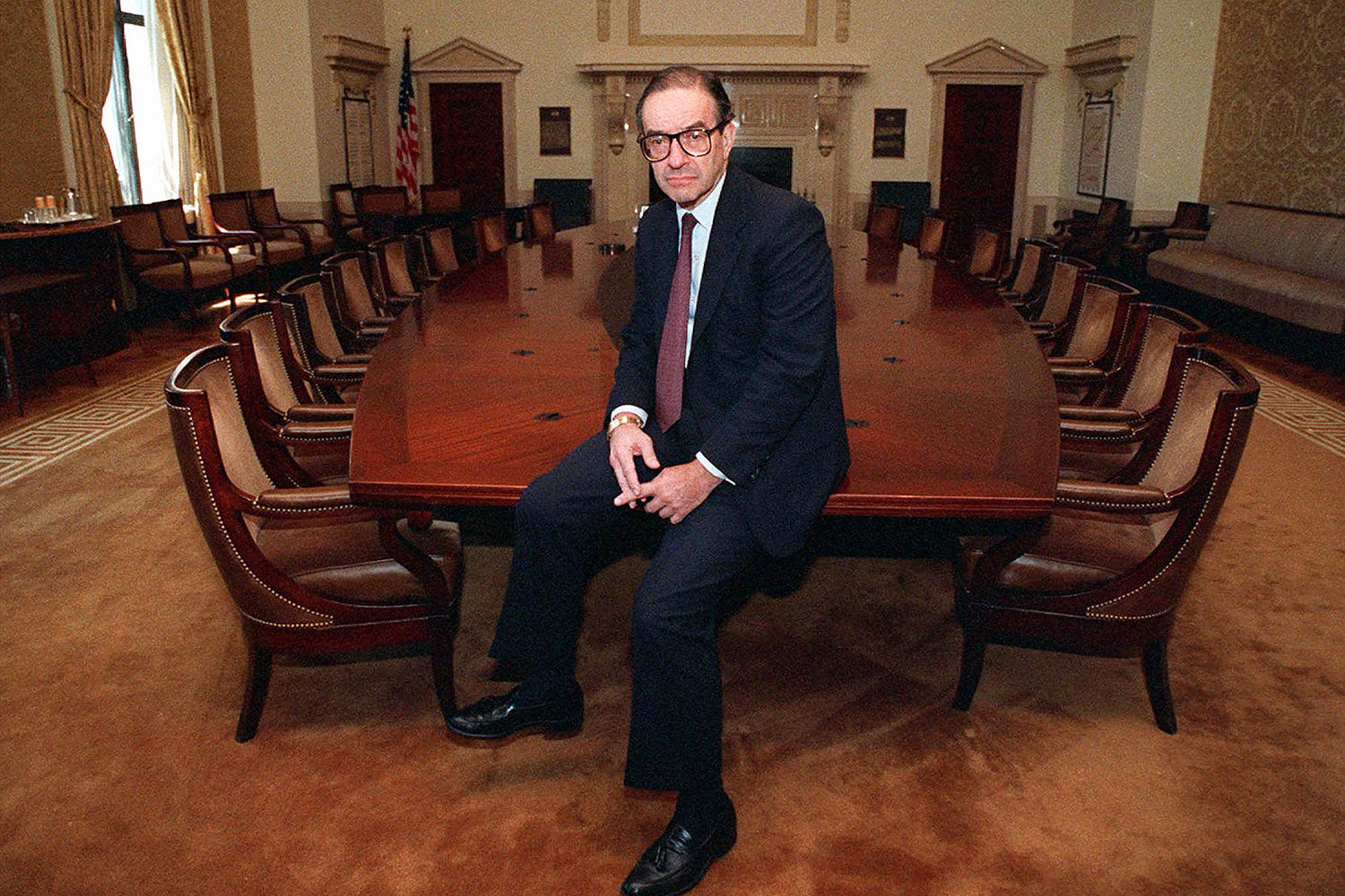 После обвала на рынке Федеральная резервная система США, которую незадолго до этого возглавил Алан Гринспен (на фото), резко снизила процентные ставки