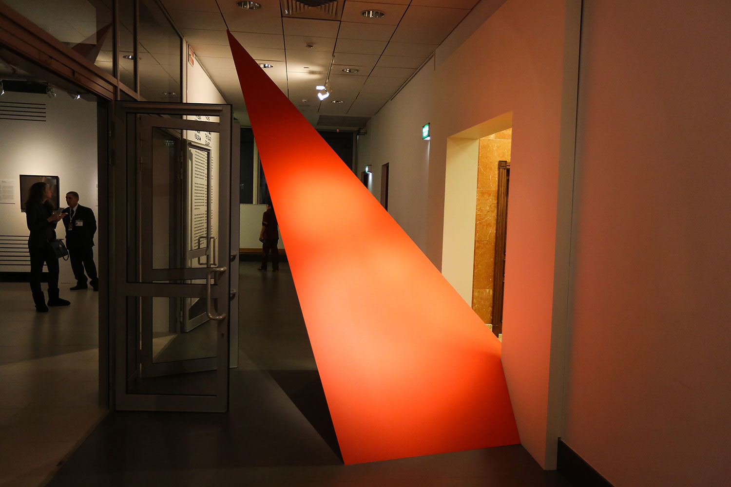 Посетители также смогут увидеть и флакон одеколона «Северный», автором дизайна которого является Малевич