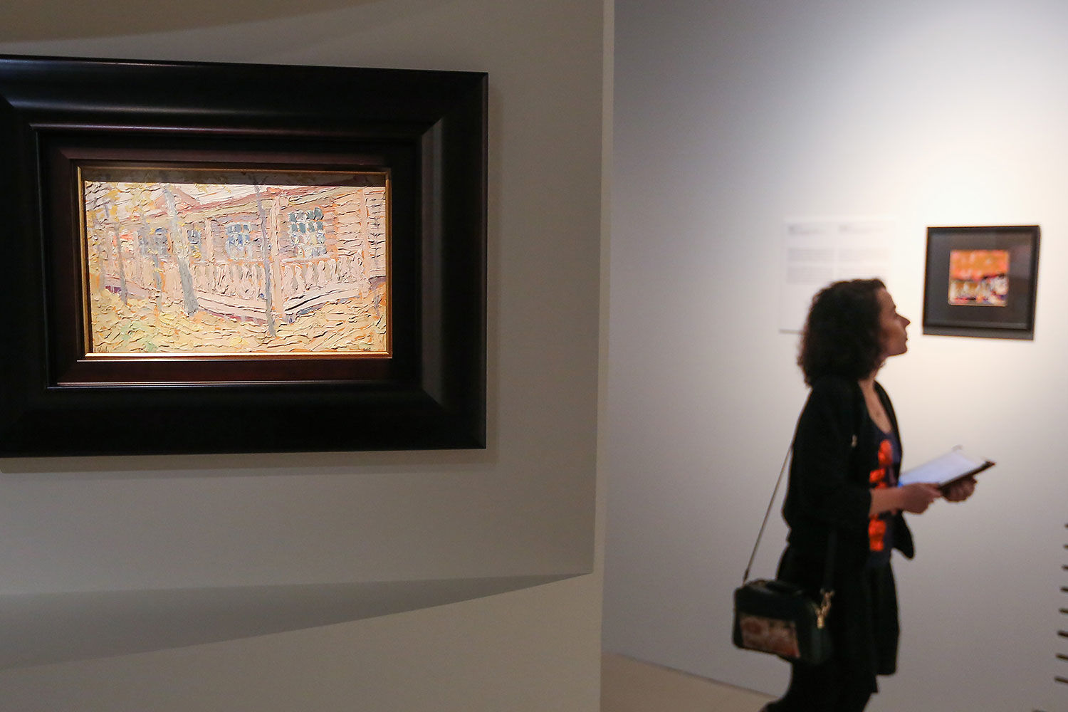 «Несмотря на то что оригинал «Черного квадрата» на выставке в Москве не представлен, мы презентуем его графическую версию, созданную одновременно с живописным полотном», - заявила куратор проекта, доктор искусствоведения Александра Шатских (цитата по ТАСС)