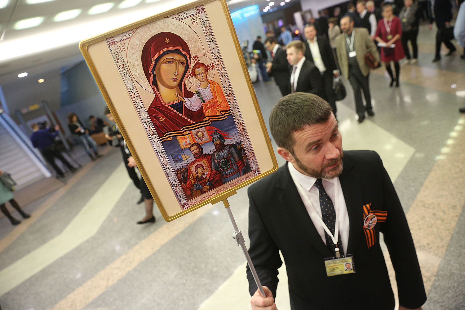 Правда, пресс-конференция оказалась скудной на новости. Главная политическая новость – Путин идет на выборы самовыдвиженцем. Главная экономическая новость – масштабная налоговая амнистия для граждан и малого бизнеса