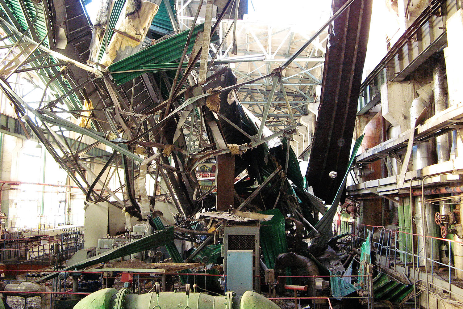 На Пензенской ТЭЦ-1 произошло обрушение кровли в котлотурбинном цехе