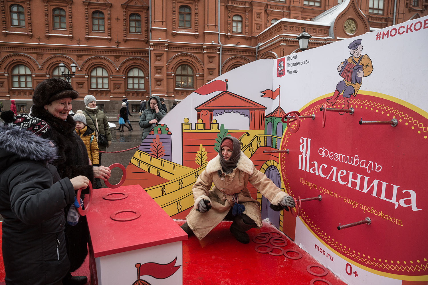 Павильоны «Московской Масленицы» на площади Революции