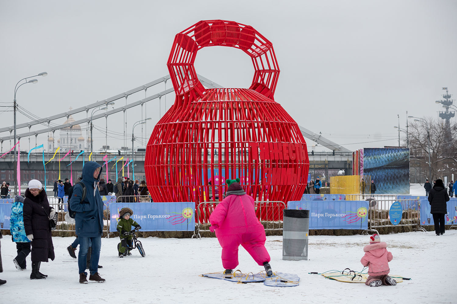 18 февраля будут сжигать чучело - 8-метровую деревянную гирю, которую назвали «Тяжесть зимы»