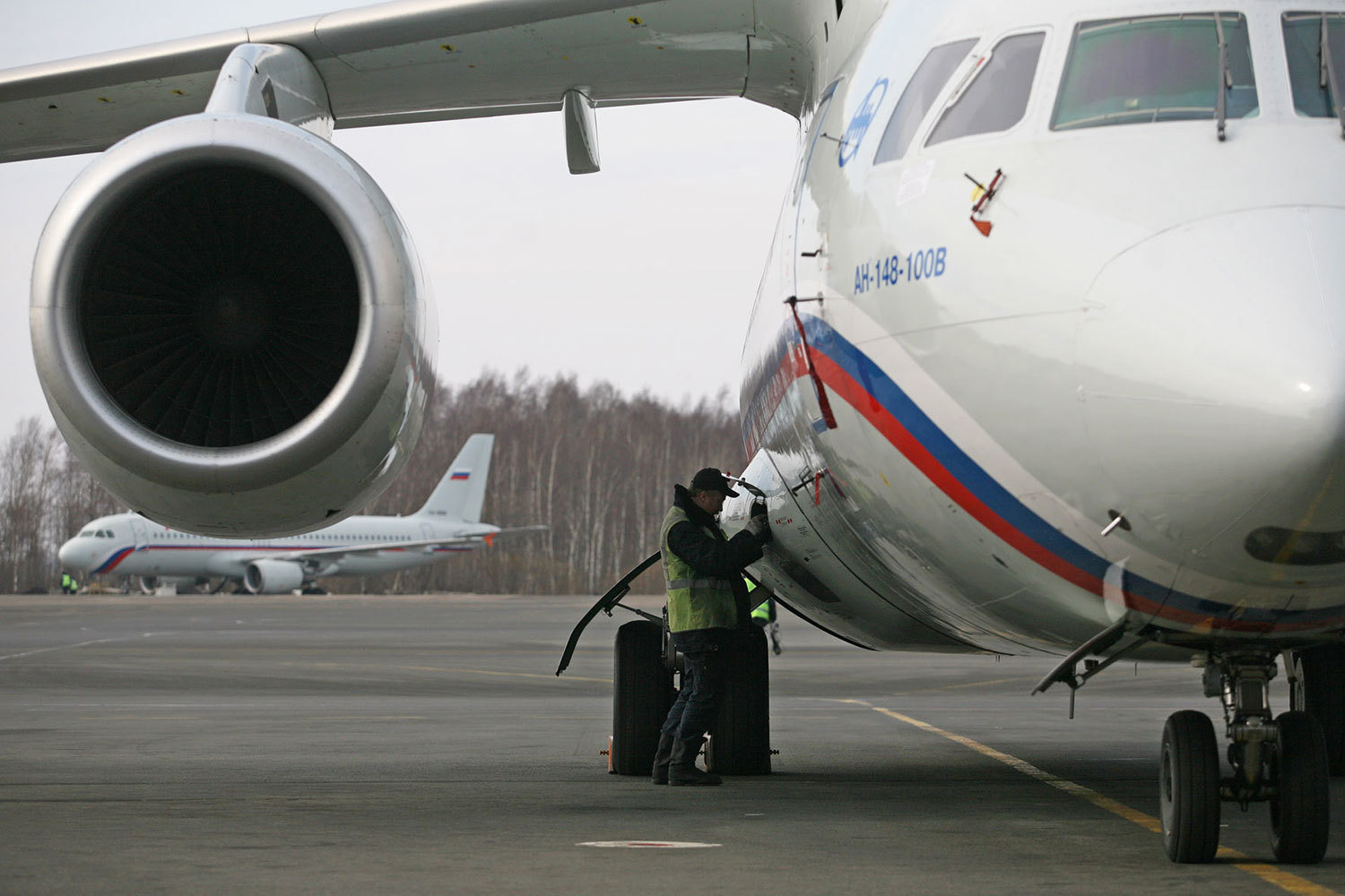 Ространснадзор предписал приостановить полеты Ан-148 - Ведомости