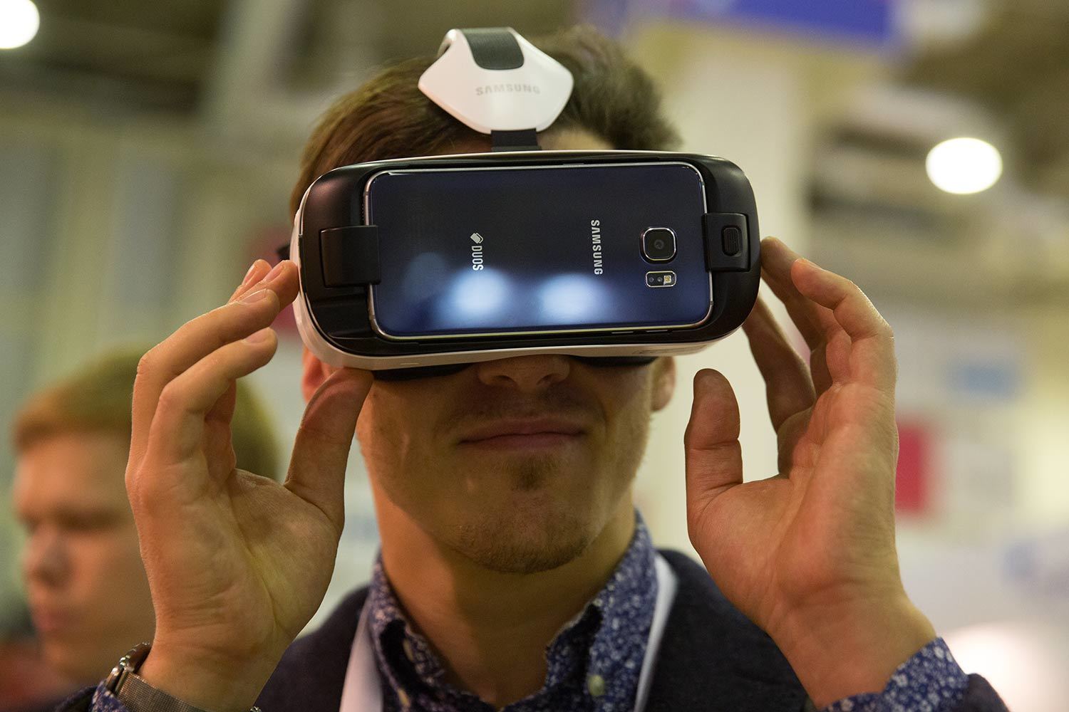 VR – это только инструмент для просмотра, подчеркивают специалисты, сами по себе чудо-очки не обеспечат сделок