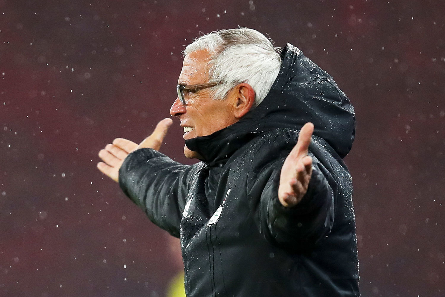 В качестве футболиста Эктор Купер выступал за клубы Independiente Rivadavia, Atlético Huracán и Ferro Carril Oeste