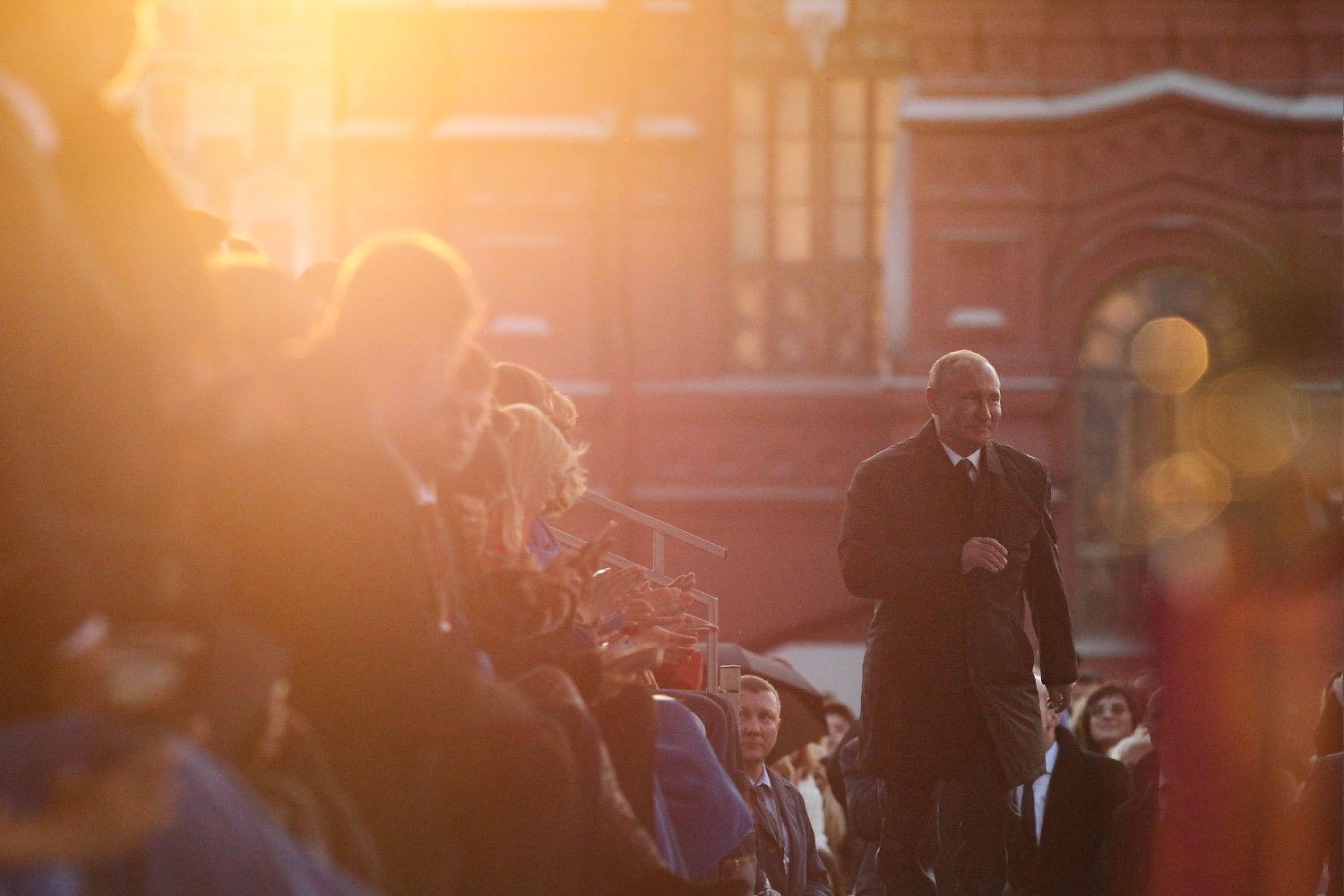 На концерт звезд мировой оперной сцены, посвященный чемпионату мира по футболу, пришел президент России Владимир Путин