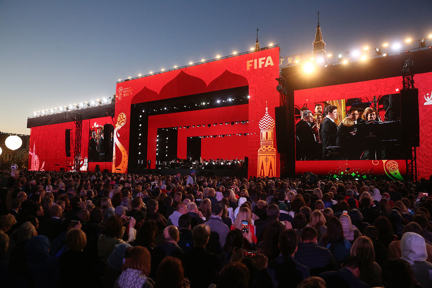 Концерт звезд мировой оперной сцены, посвященный чемпионату мира по футболу