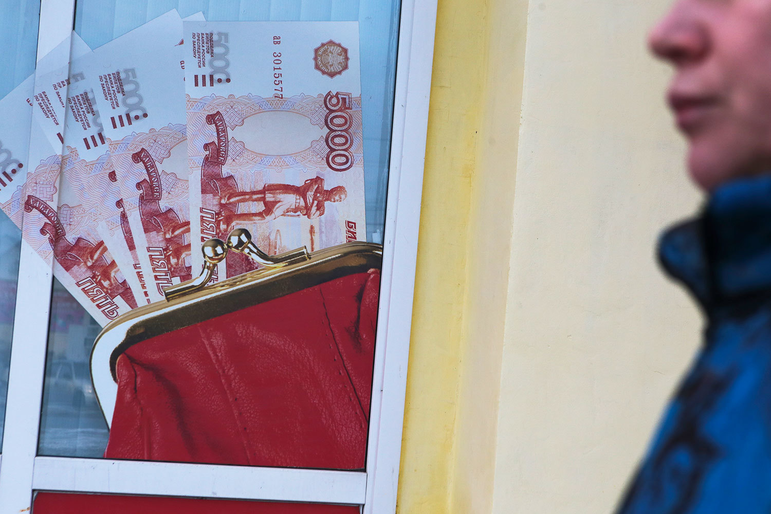 Федеральный центр готов взять на себя эти выплаты, чтобы регионы смогли высвободить дополнительные средства