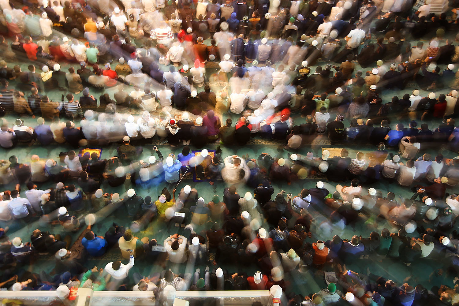 Праздник разговения Ураза-байрам в Соборной мечети Москвы